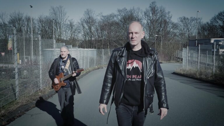 Cooper & Himmelmann – Lost In Translation