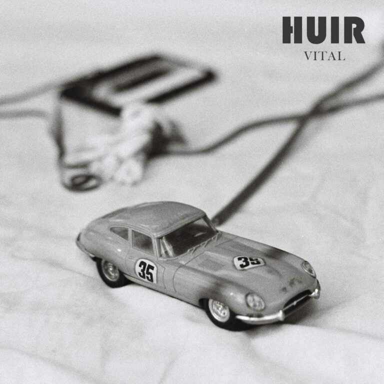Das spanische Dark-Synth-Duo Huir bringt seine erste Single heraus!