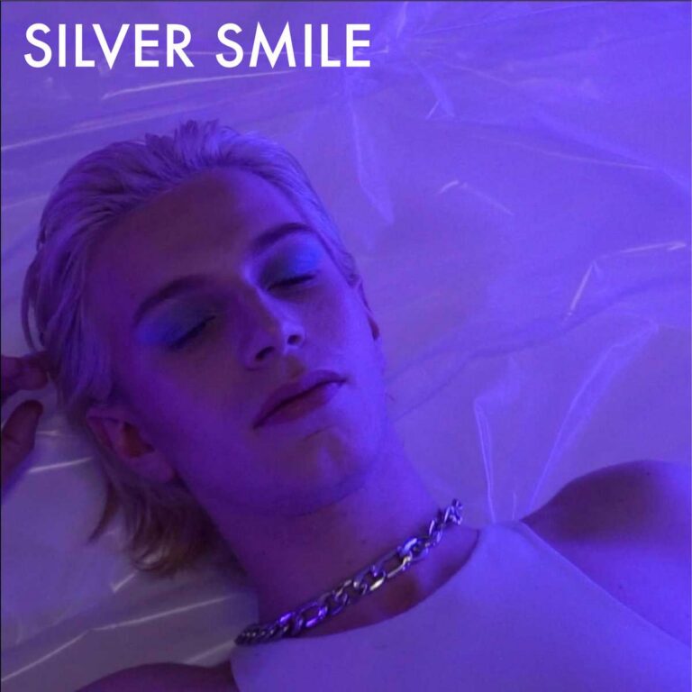 Ultra Sunn – Silver Smile